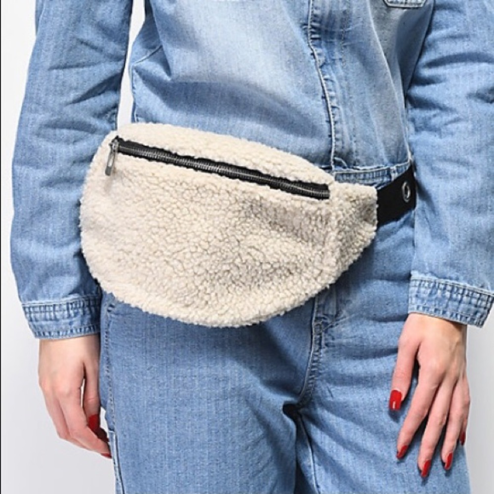 Empyre Onnie Sherpa Grommet Fanny Pack